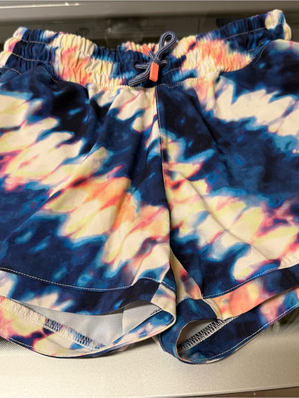 Athleta Girls Tie-Dye Blue Multi Athletic Shorts size L 12. Pre owned